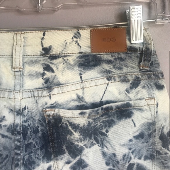 BDG Mid Rise Twig Acid Wash Ankle Cut Jeans - Picture 3 of 5